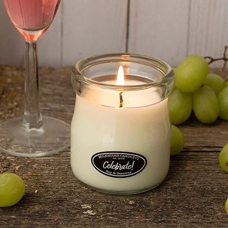 MILKHOUSE CANDLE Γιορτάστε! αρωματικό κερί CREAM VAR (142 g)