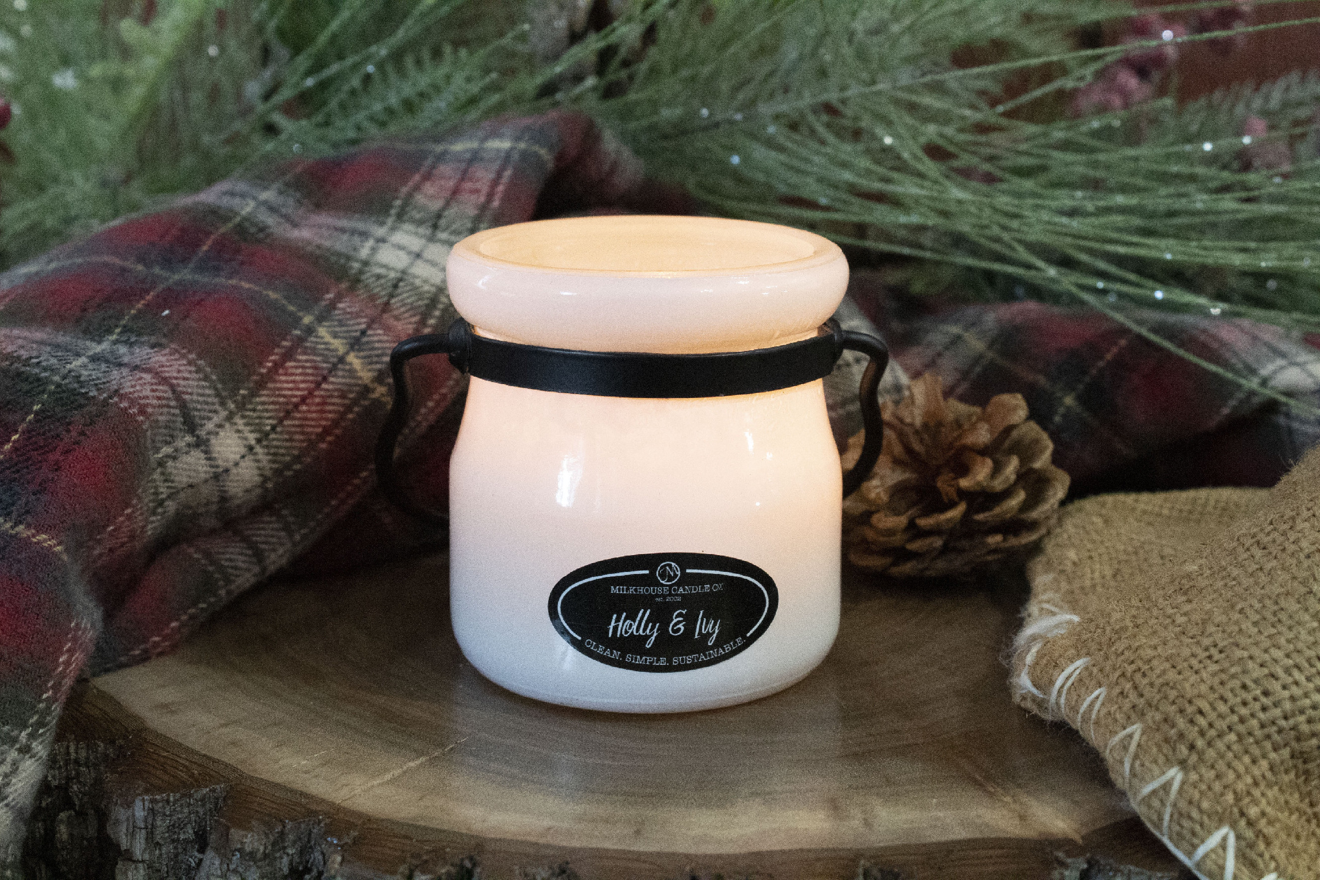 MILKHOUSE CANDLE Αρωματικό κερί Holly & Ivy CREAM VAR (142 g)